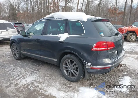 2016 Volkswagen Touareg Vr6 Lux из США, поврежденный, VIN WVGEF9BP8GD009515